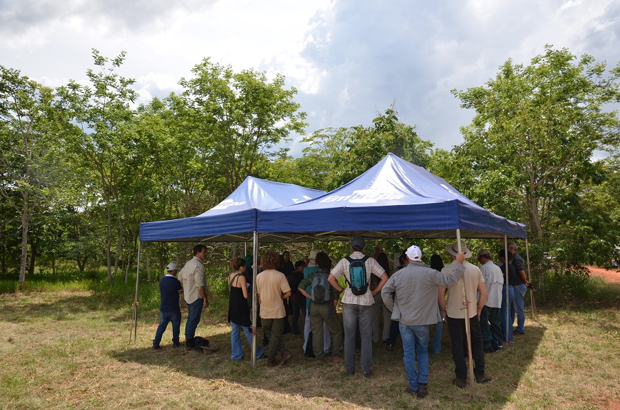 Experiências de gestão ambiental produtiva são apresentadas em fazenda no DF