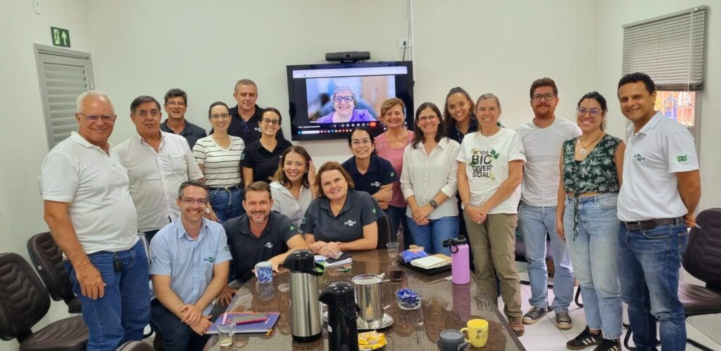 Em visita técnica, melhoristas do CIAT e da Embrapa trocam experiências em pesquisa